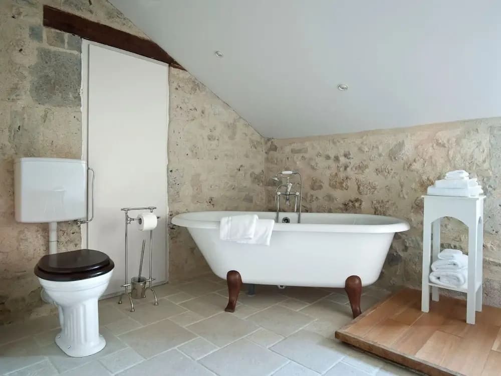Grand Castle in Saint Caprais de Lerm with Sauna & Hot Tub - Miniature 7