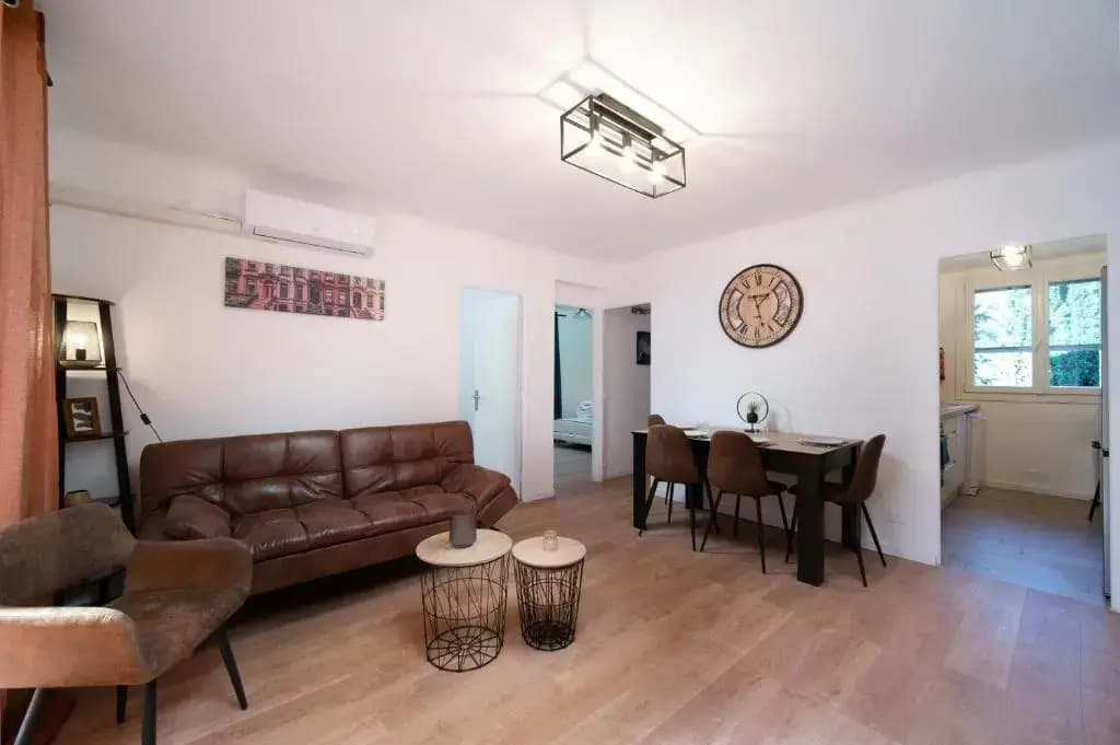 Grand Appartement 3 chambres avec clim et balcon - Miniature 7