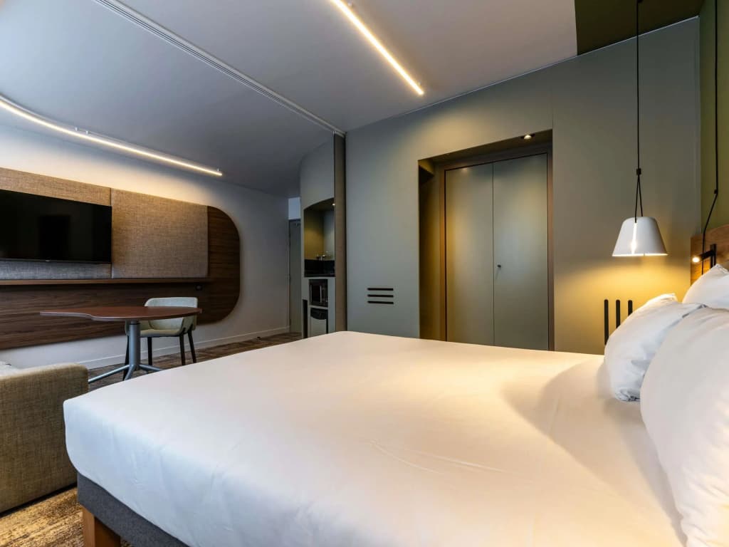 Novotel Suites Reims Centre - Photo 4