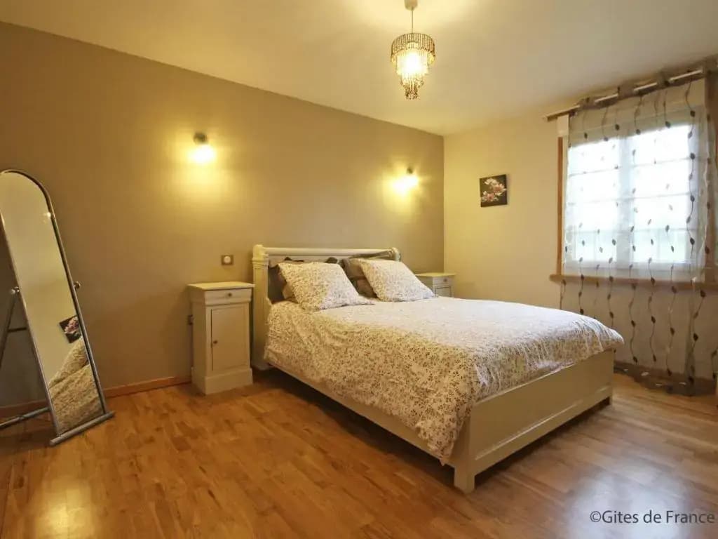 Gîte Crouttes, 4 pièces, 6 personnes - FR-1-497-19 - Photo 2