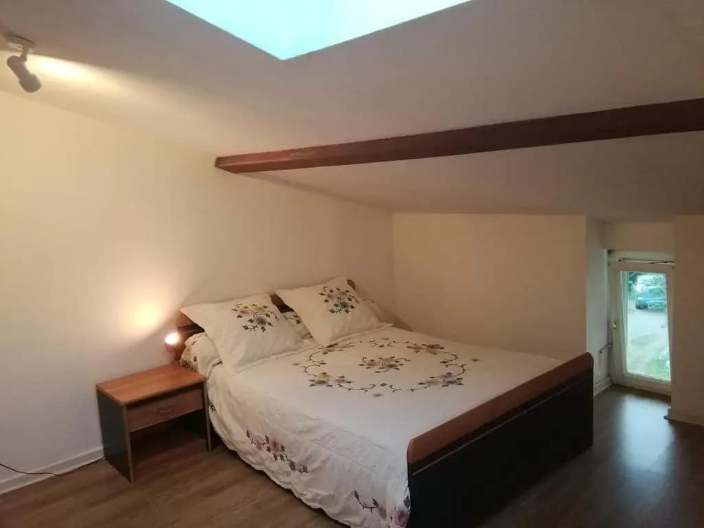 Studio mansardé à Oyonnax - Photo 2
