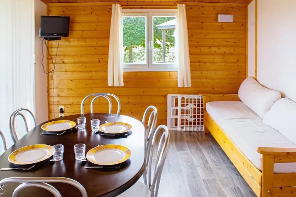 Cottage With Heated Pool in Monclar - Photo 3
