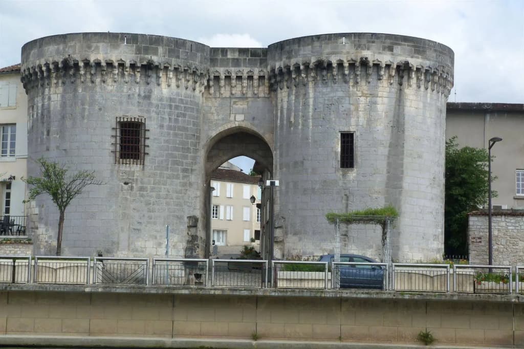 Hôtel Quai des Pontis - Photo 1