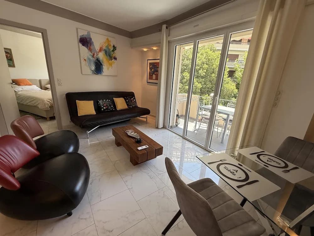2 BR Apartment in the Center of Cannes - 2305 - Photo 2