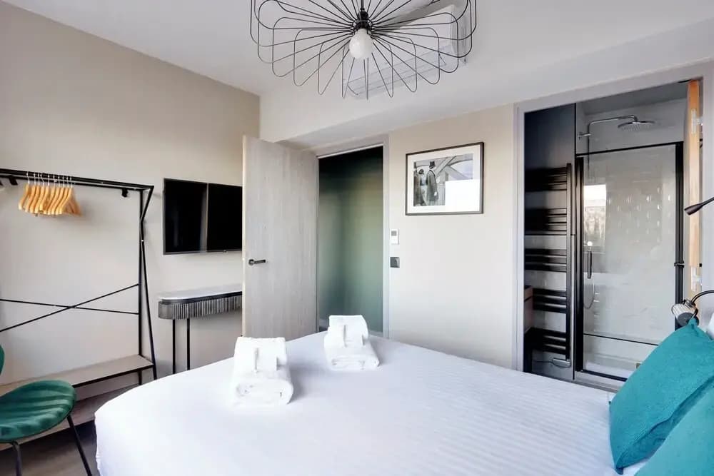 North Paris Suite - Photo 1