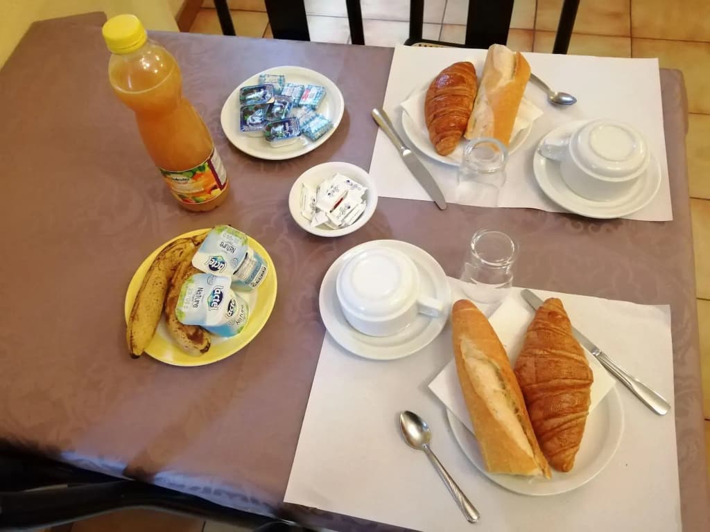 Hôtel Royal - Photo 2