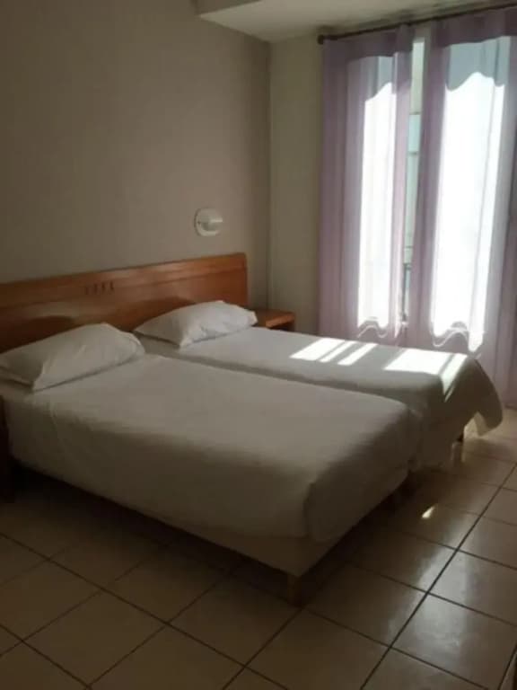 Hôtel Bonaparte - Photo 3