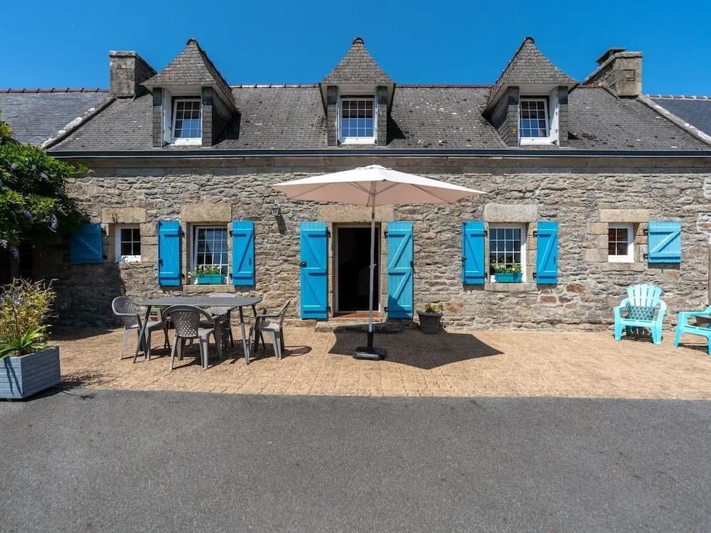 Modern Holiday Home in Plouhinec France with Sea Nearby - Photo 1