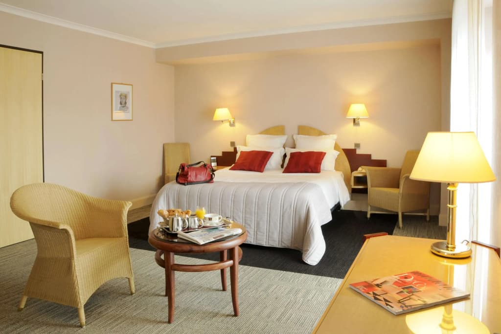 Best Western Plus Poitiers Centre Le Grand Hotel - Miniature 7