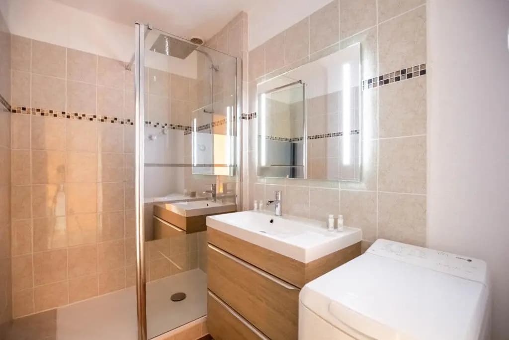 Appartement neuf - à 500m de la mer avec balcon - Photo 3