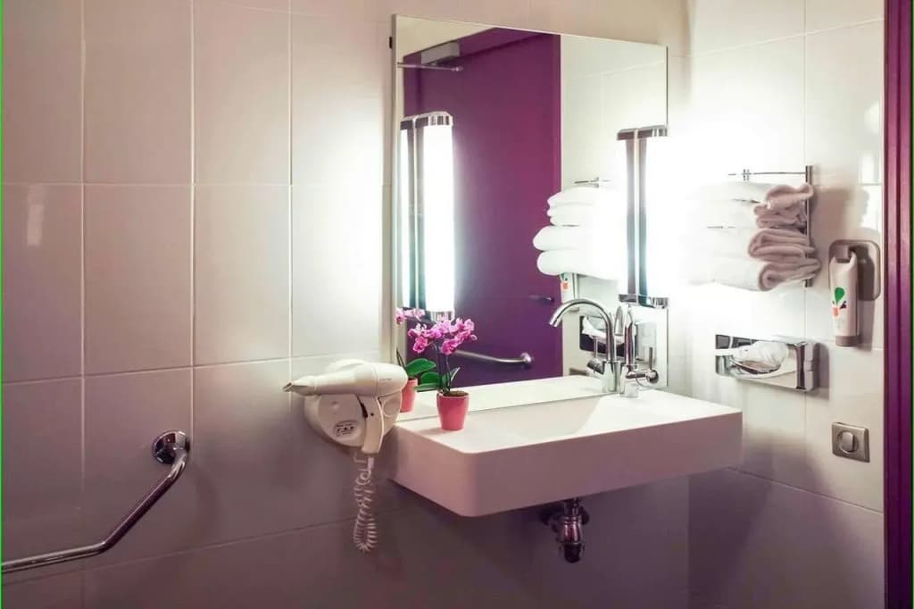 ibis Styles Angers Centre Gare - Miniature 8