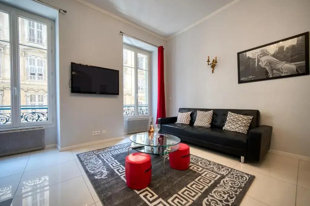 Lusso 5 beds Central Apartment - Miniature 8
