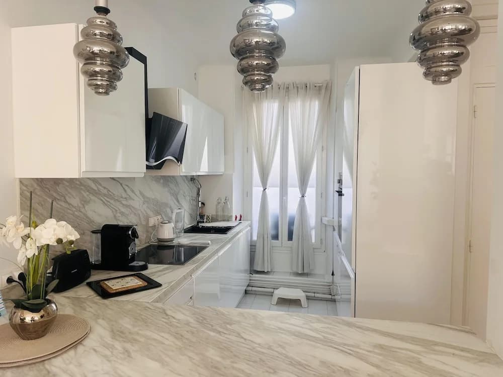 One Bedroom Apartment in Cannes Center a few Steps From the Croisette and the Martinez Hotel - 2032 - Miniature 6