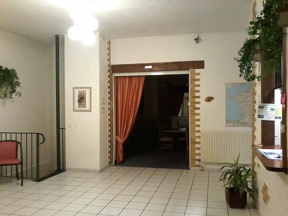 Hôtel de la Tour - Photo 2