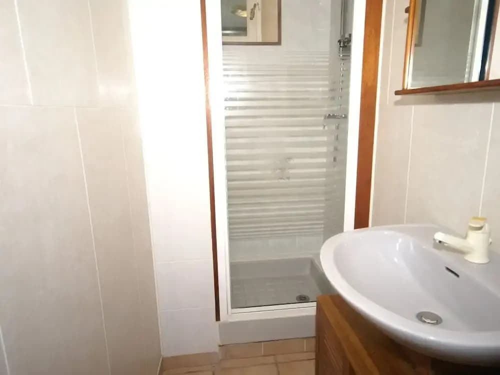 Cozy Family Home in Saint-pons - Miniature 8