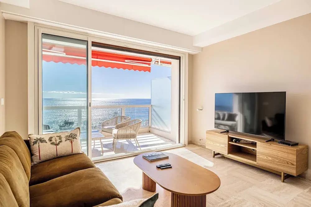 Bright Apartment With Sea View - Photo 3
