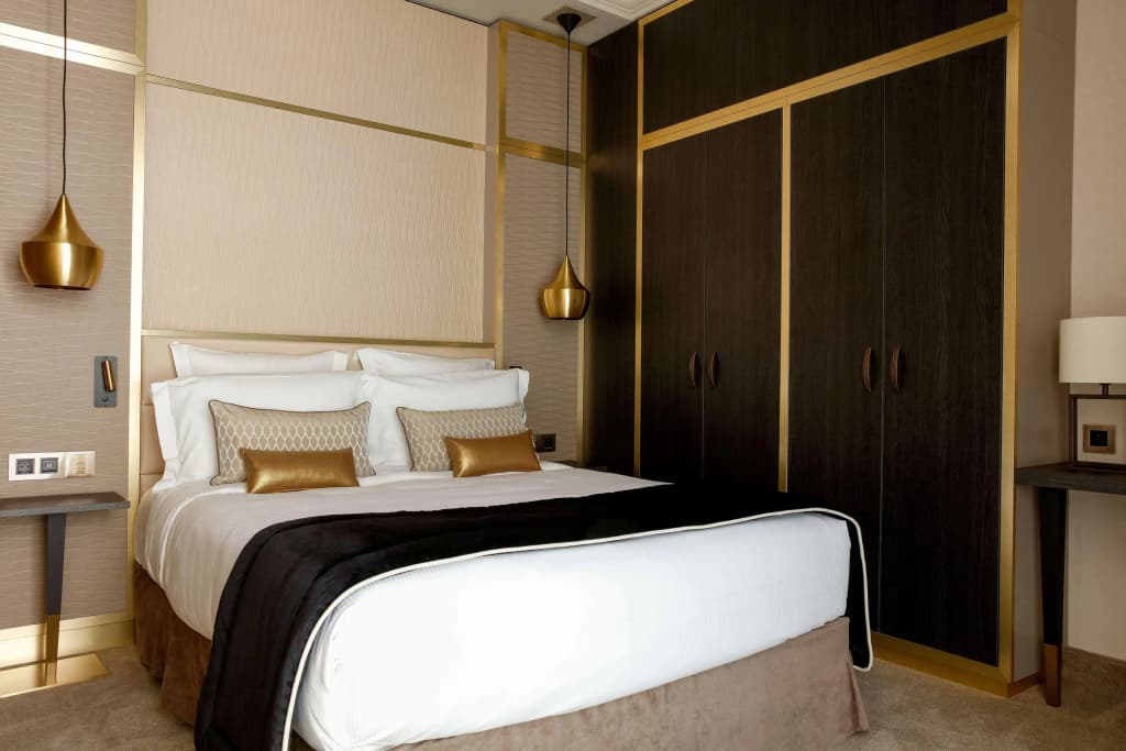Niepce Paris Hotel, Curio Collection by Hilton - Miniature 7