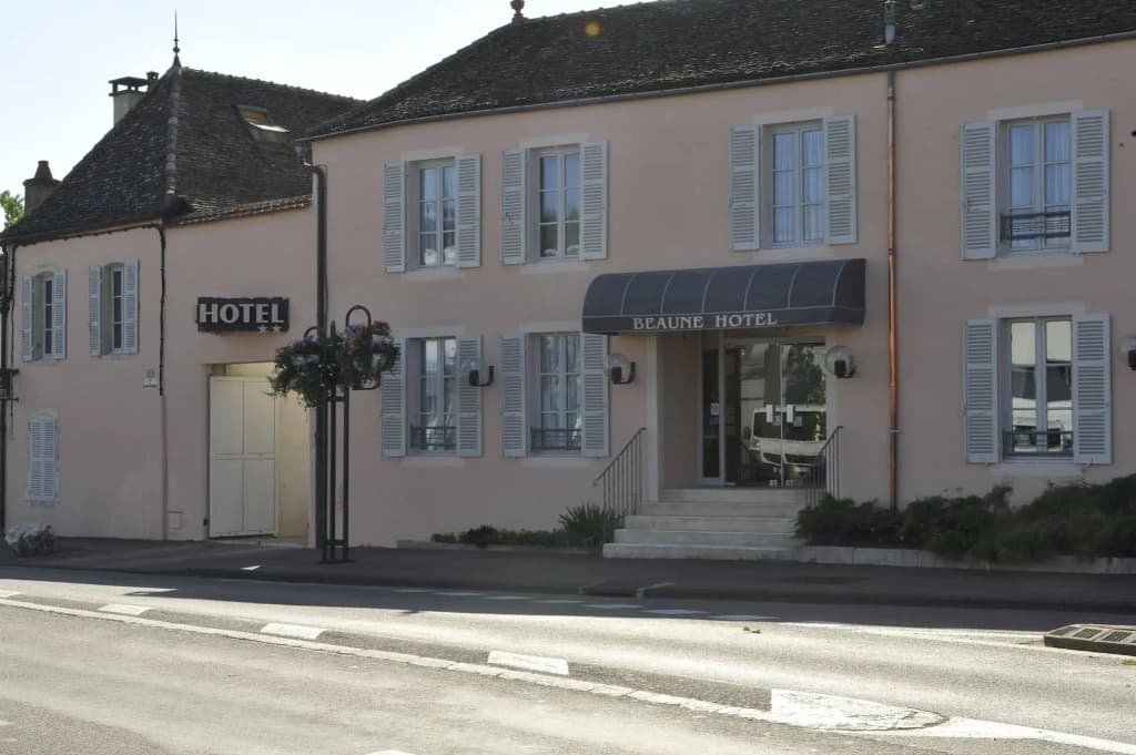 Beaune Hotel - Photo 1