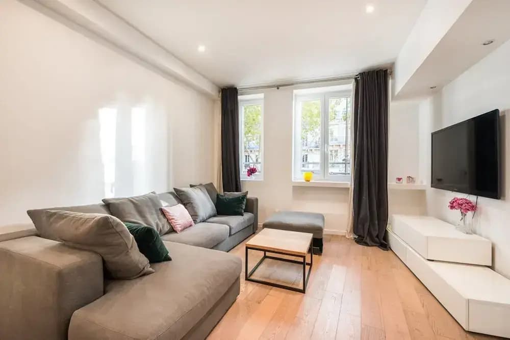 Spacious Apartment With 2 Rooms - Miniature 6