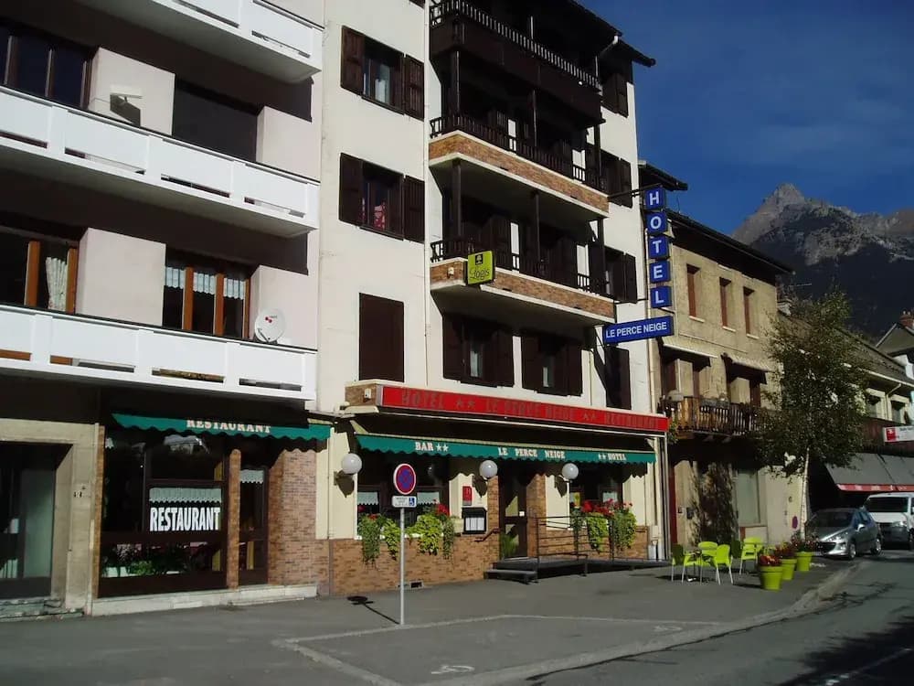 Hôtel Le Perce Neige - Photo 1