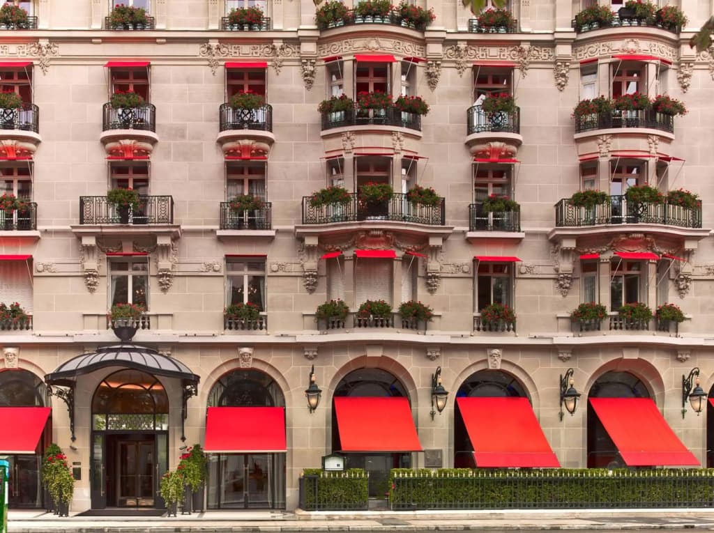 Hotel Plaza Athenee - Photo 1