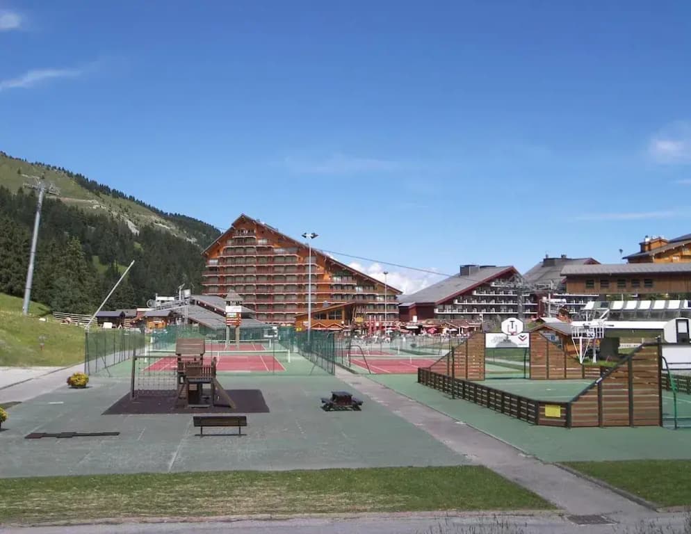 Cosy Flat in Meribel Close to the ski Lifts - Miniature 8
