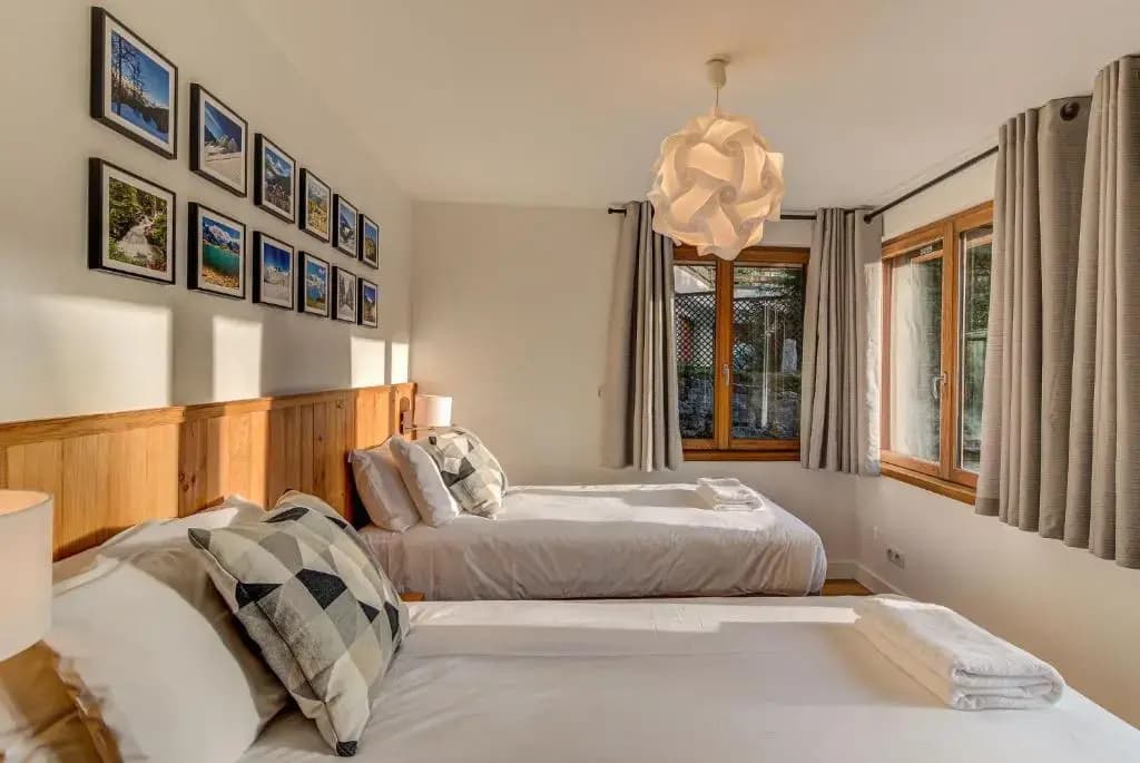 BIOLAY 2 - Alpes Travel - Central Chamonix - Sleeps 6 - Photo 2