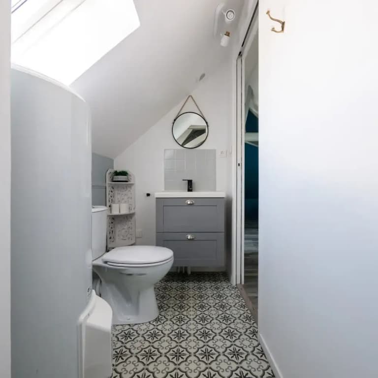 Chic Apartment Near City Center - Photo 4