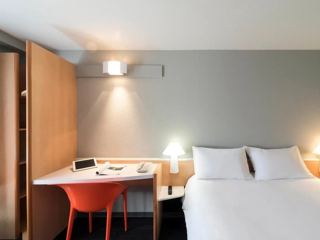 ibis La Rochelle Centre Historique Hotel - Photo 4