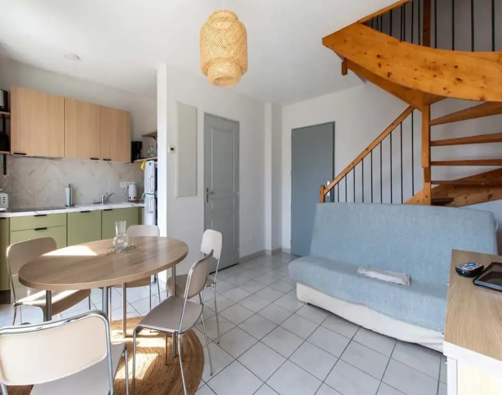 Modern Seaside Apartment - Photo 1