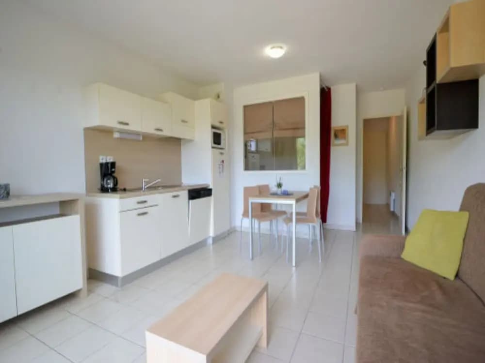 Apartment in Azille Near Lac de Jouarres - Photo 4