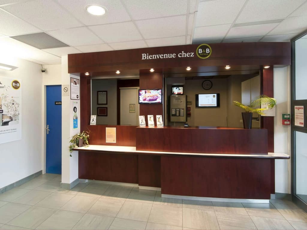 B&B HOTEL Lyon Vénissieux - Photo 2