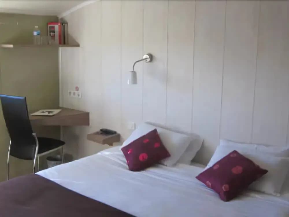 Buc Lounge Hotel - Miniature 6