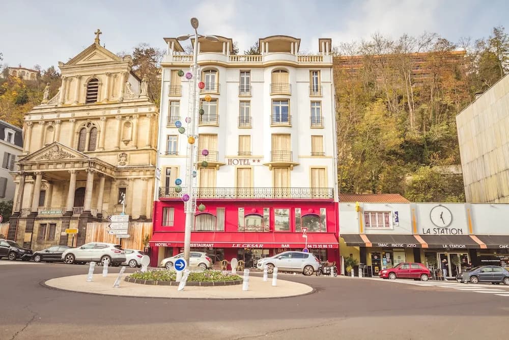 Hotel Restaurant Le César - Photo 1