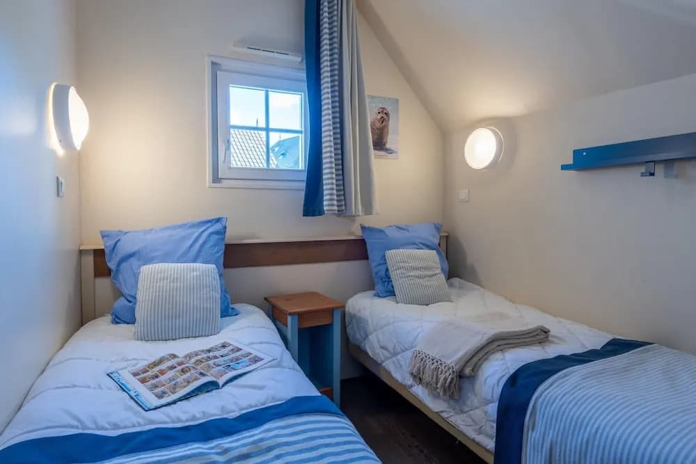 Retreat With Garden or Golf Views - Photo 2