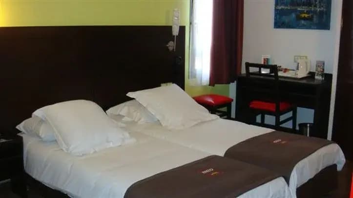Kyriad Design Enzo Pont A Mousson - Photo 3