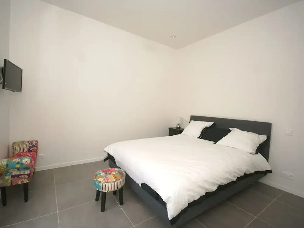 State of the Art Fixtures Villa in Vidauban With Pool - Photo 3