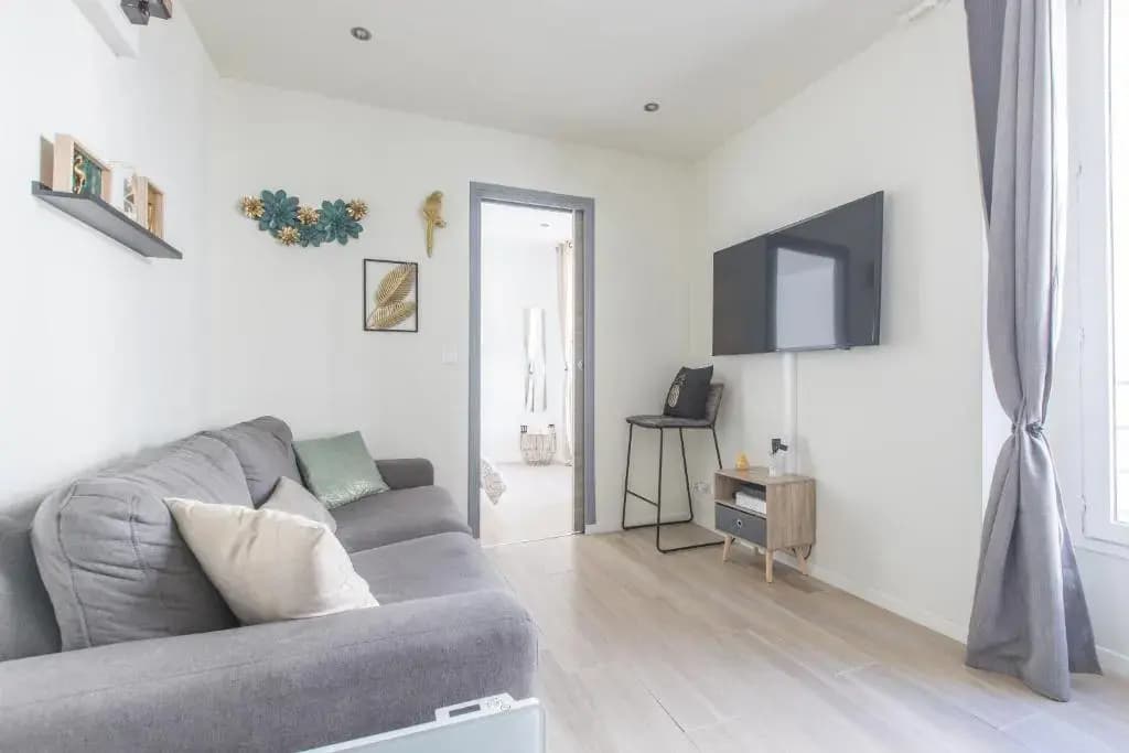 Cute Affordable 1-Br Minutes From Cannes Center - Photo 3