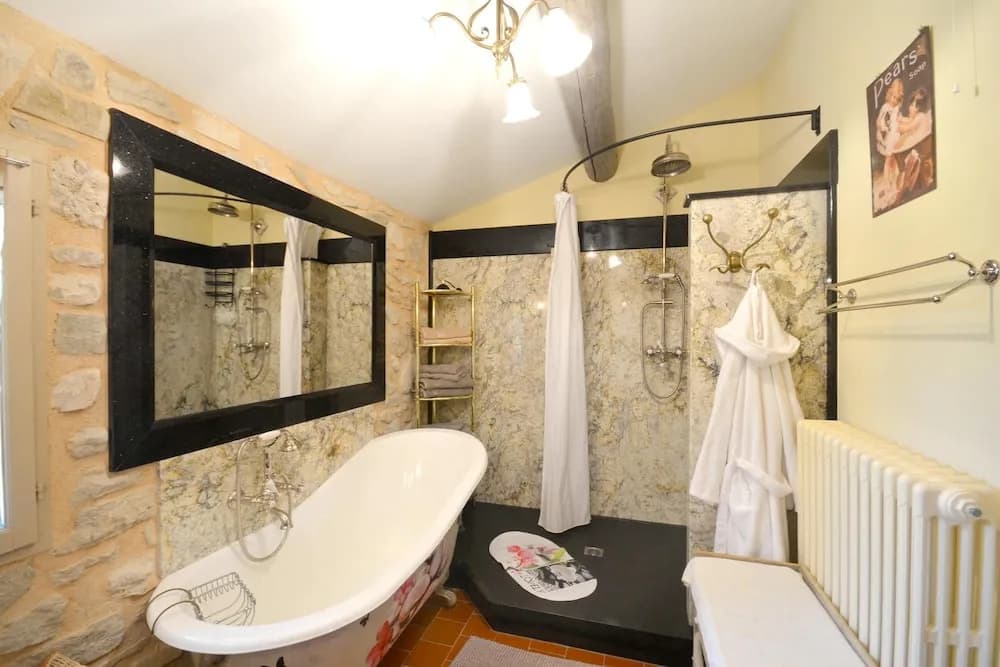 House With one Bedroom in Le Thor, With Furnished Garden and Wifi - Miniature 6