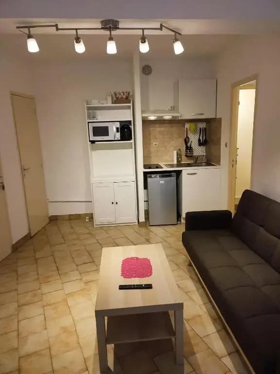 Superbe appartement en plein centre historique d'Agde. Proche de tous les commerces et les restaurants (casino à 30 second...