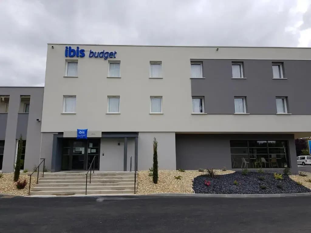 ibis budget Cahors - Photo 1