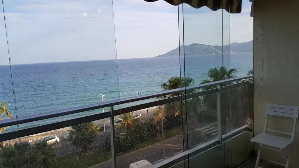 Sea Front Apartment Cannes - Photo 2