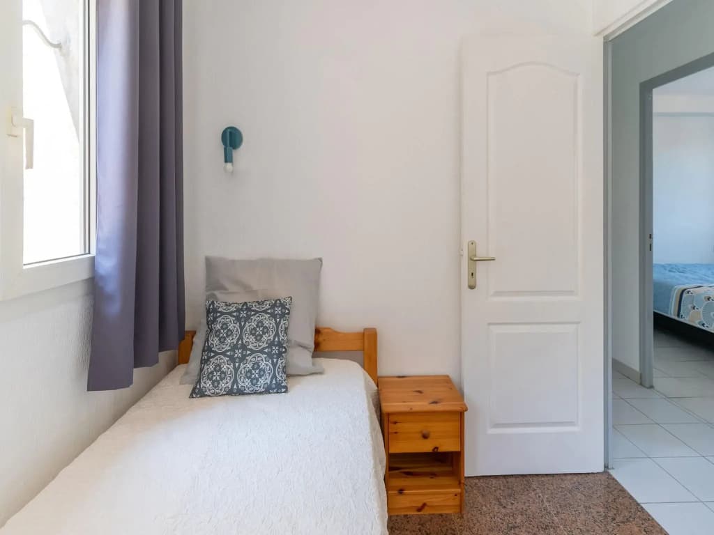 Minerve Holiday Home With Garden - Photo 2