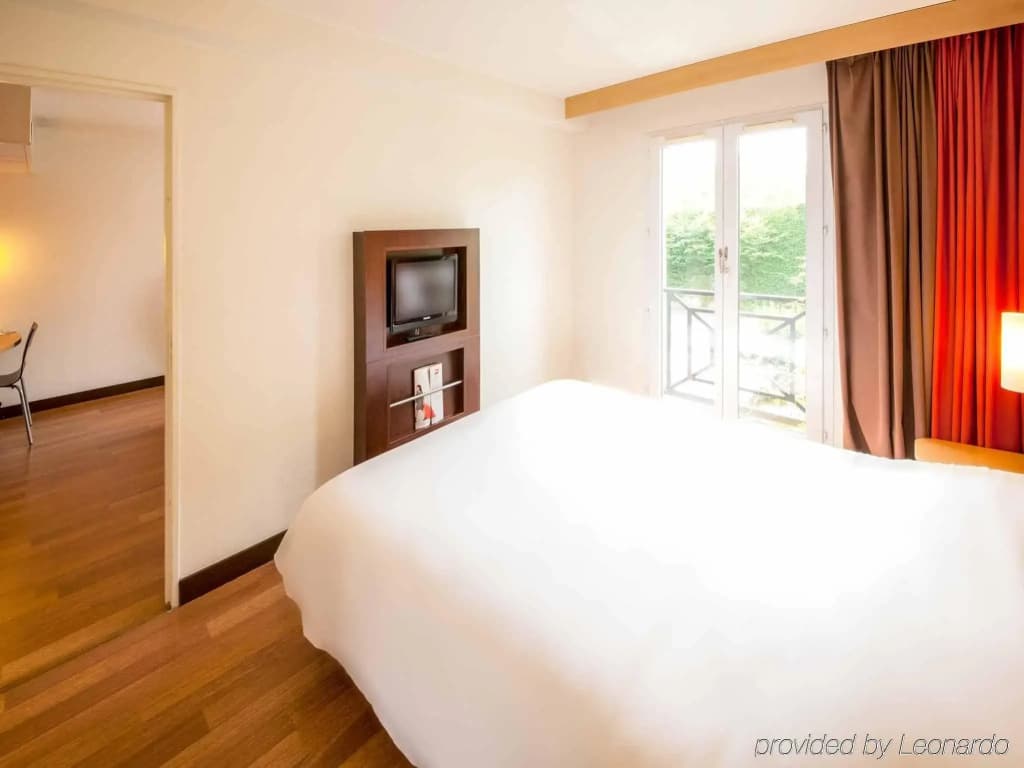 ibis Valenciennes - Photo 4