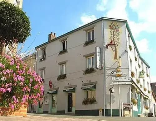 Logis Hotel Restaurant Croix Verte - Photo 1