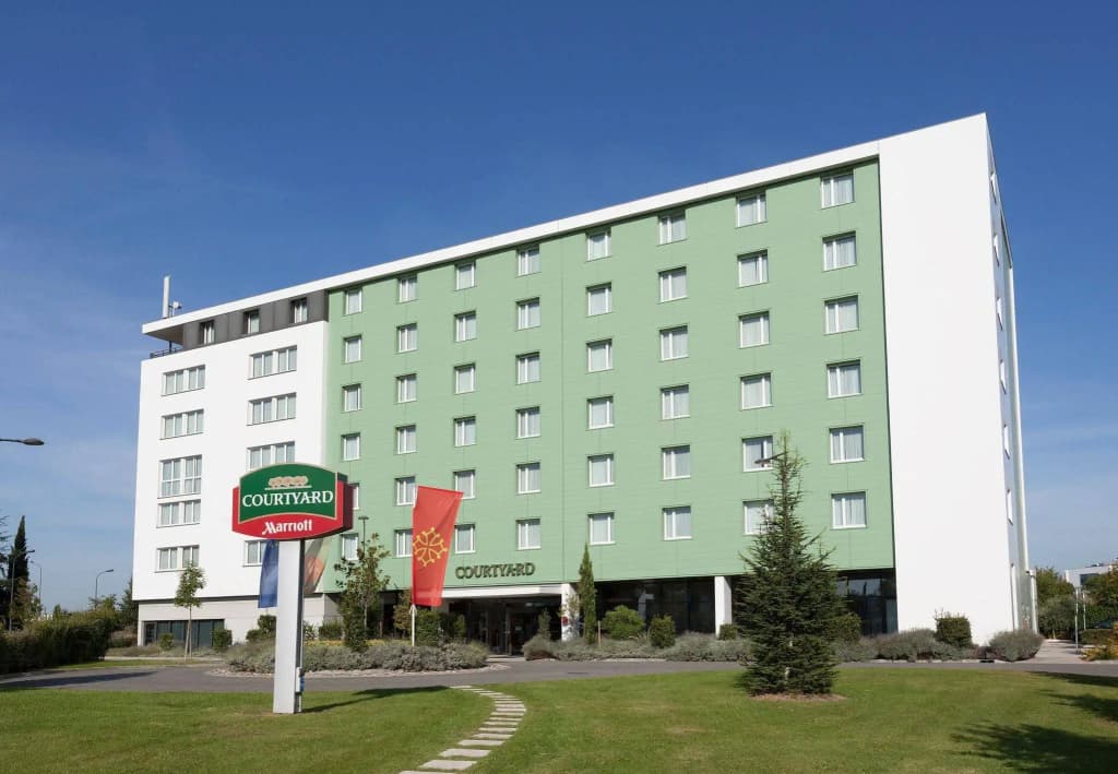 Courtyard by Marriott Toulouse Airport - Photo 1