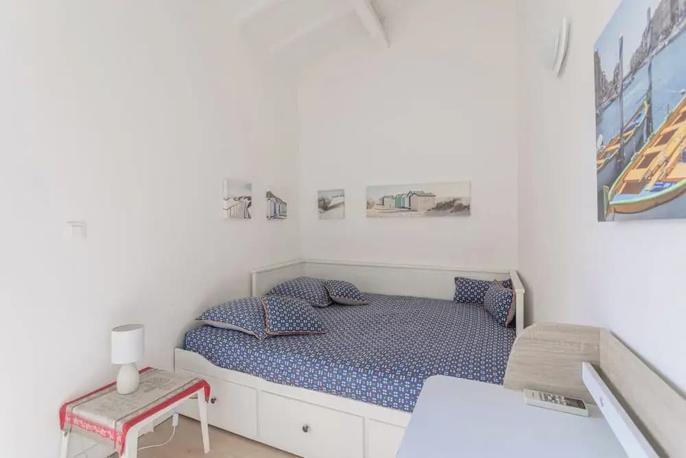 Central Narbonne with Rooftop Terrace - Photo 4