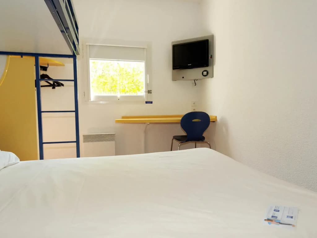 ibis budget Rochefort - Miniature 6
