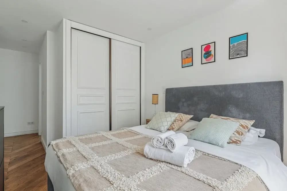 Chic 1BR Near Louvre & Musee d Orsay - Photo 5