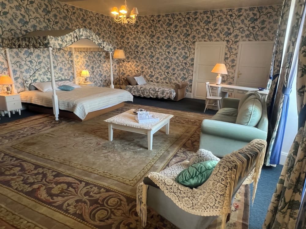 Chateau de Busset - Photo 5